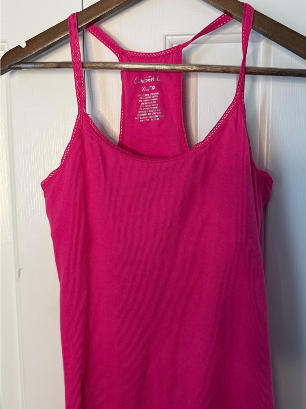 Ladies Racer Back Tank Top with Built In Bra Size XL Hot Pink Gently Used Nice